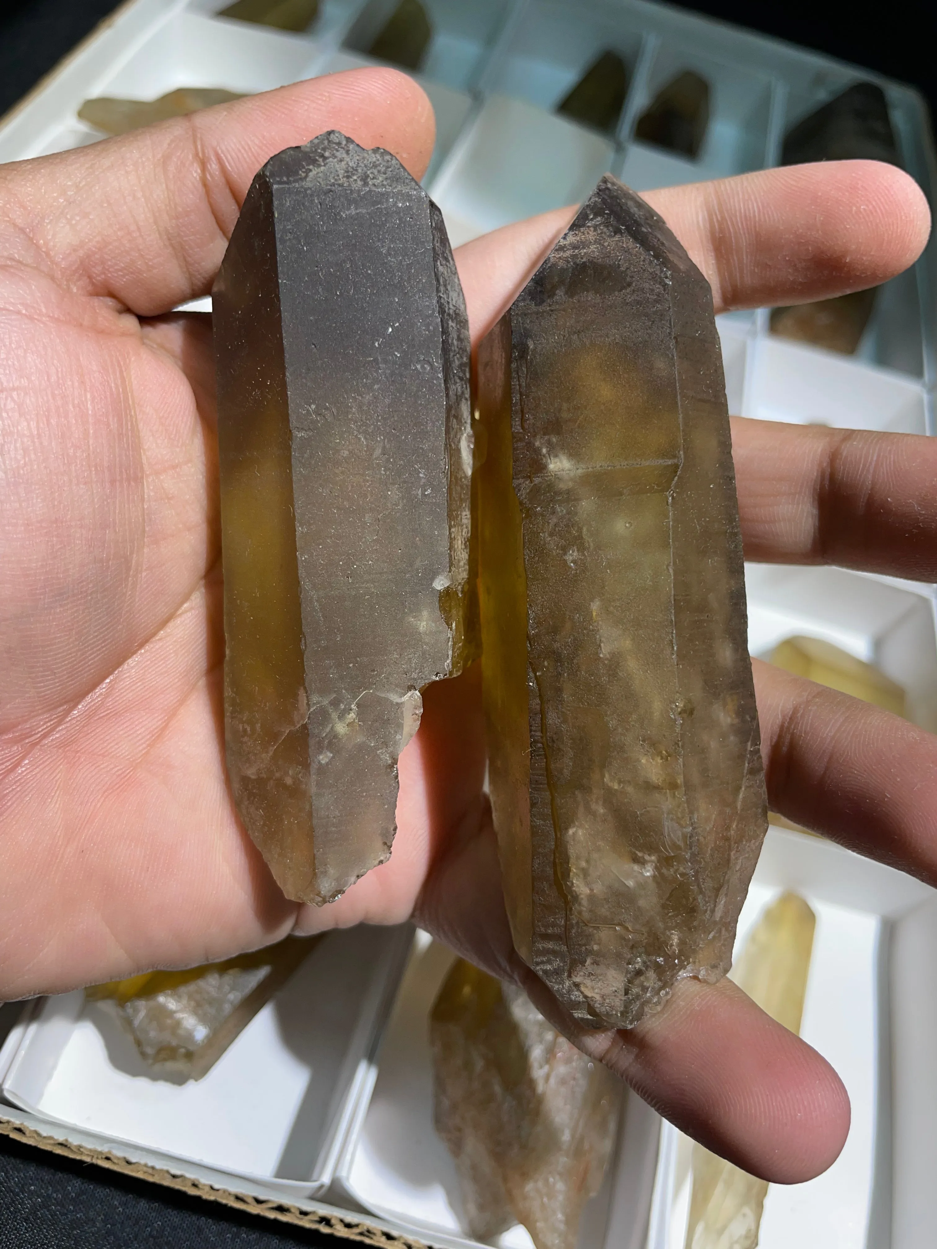 1.57kg Zambian Citrine Quartz Wholesale Flat 25 pieces, Congo Citrine, Natural Citrine from Lwena, Katanga, Democratic Republic of Congo.