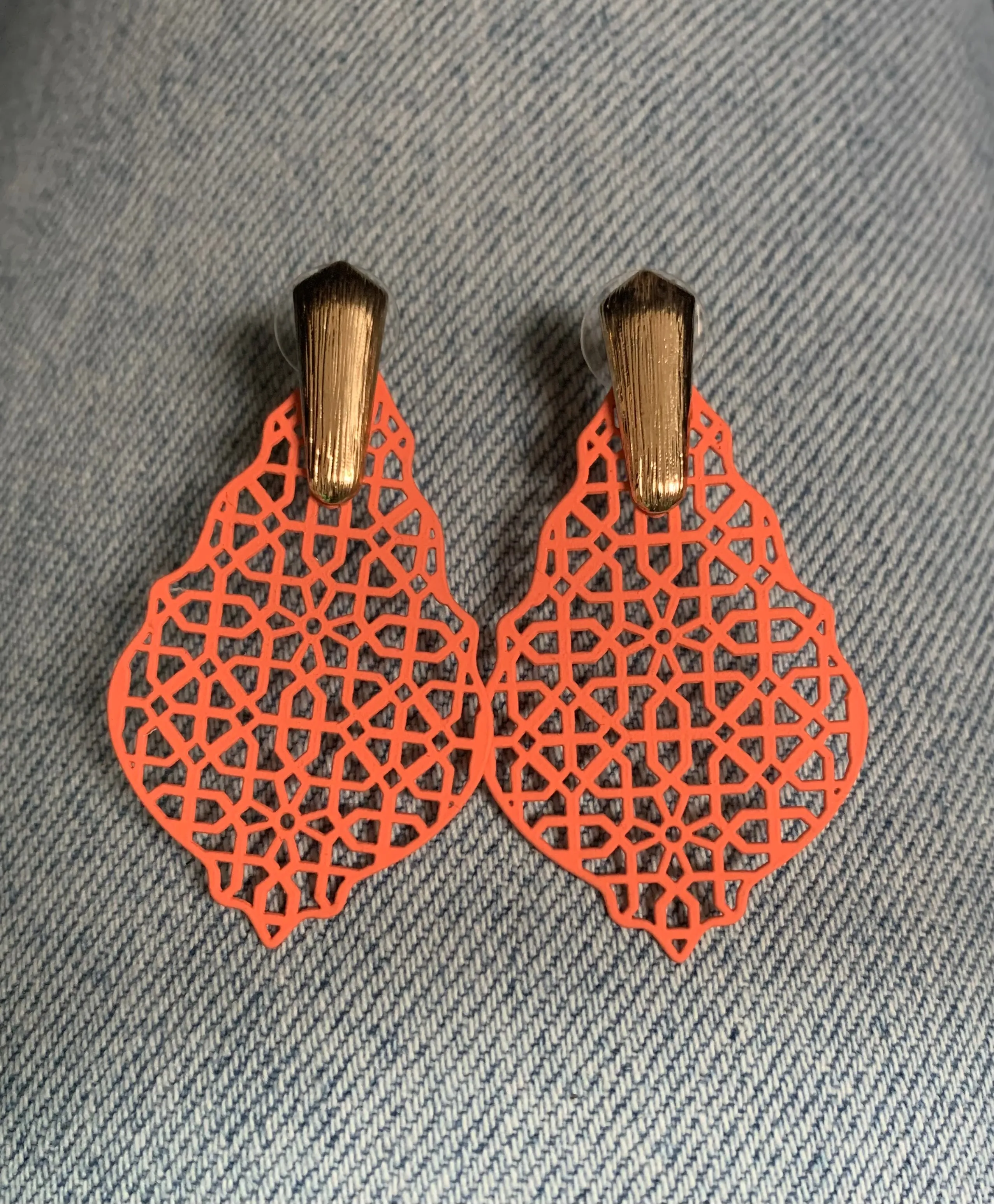 CORAL FILIGREE EARRINGS