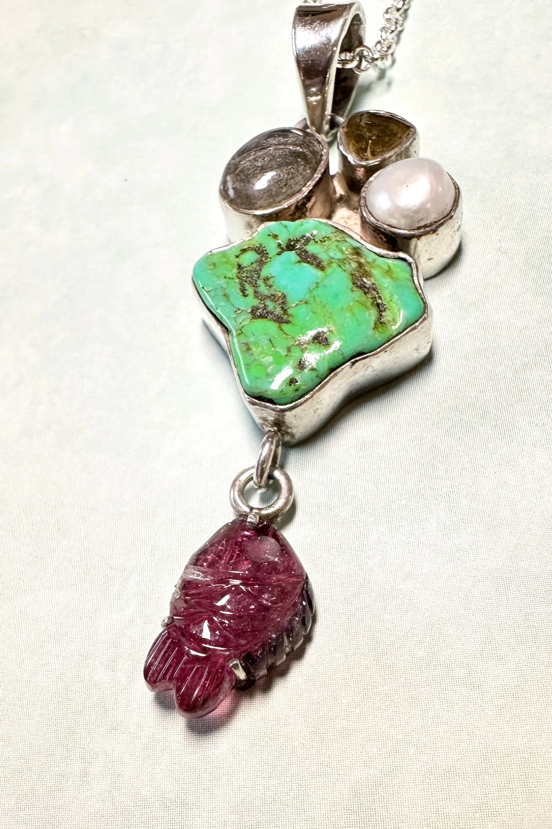 Echo Pendant Five Stones