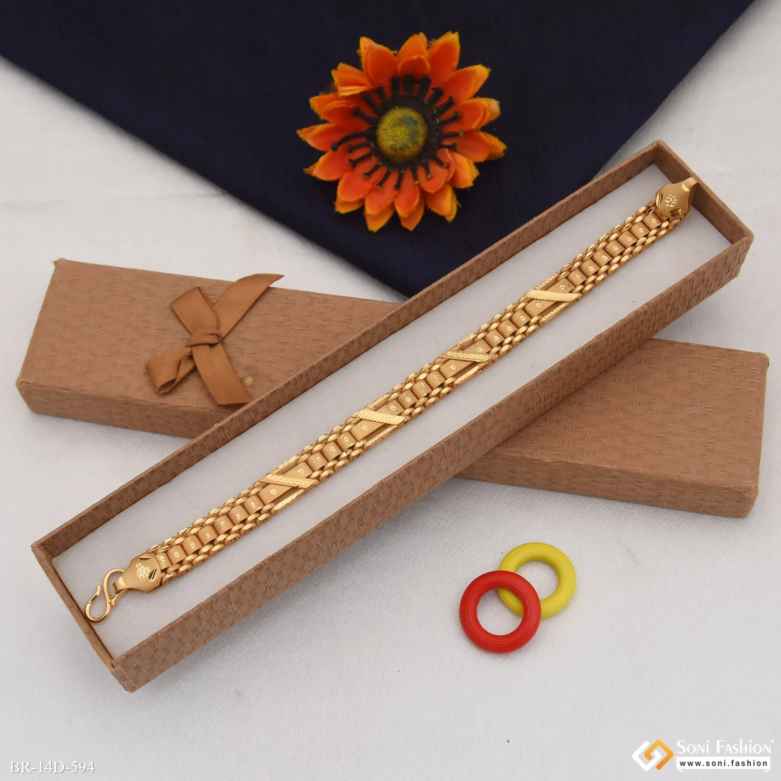 Excellent Design Gold Plated Box Bracelet for Men - Style D594