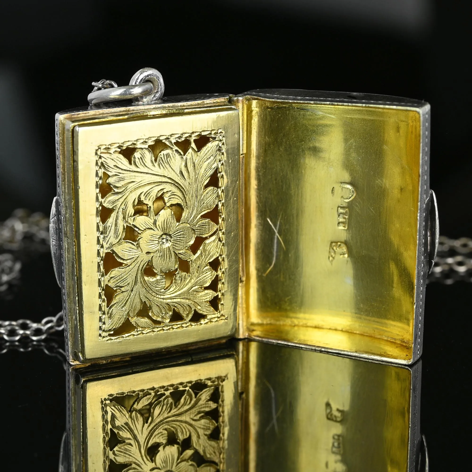 Georgian Gold Silver Engraved Vinaigrette Pendant Necklace, C 1818