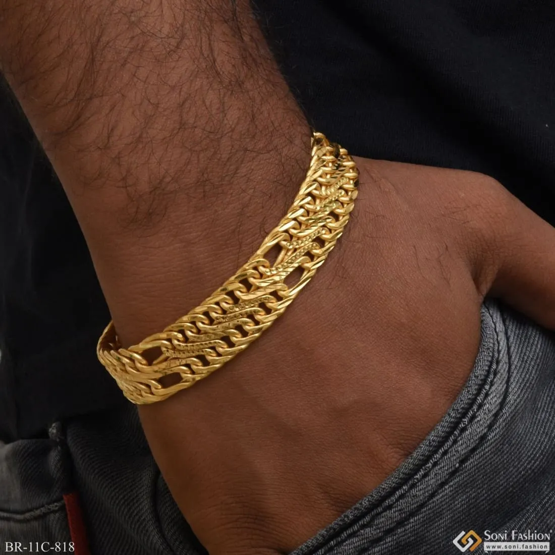 Linked Superior Quality Gorgeous Design Gold Plated Bracelet for Men - Style C818