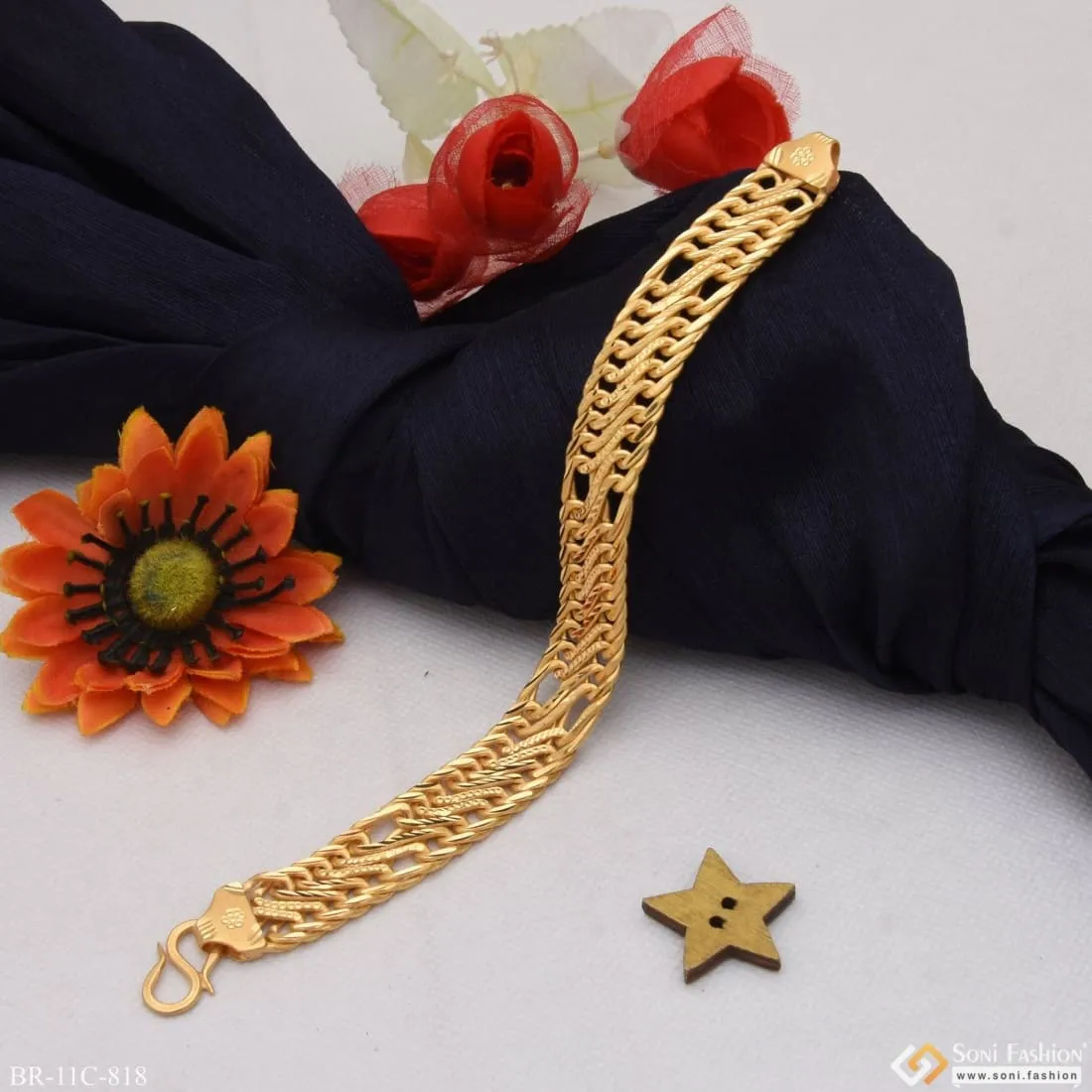 Linked Superior Quality Gorgeous Design Gold Plated Bracelet for Men - Style C818